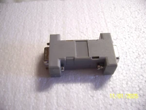 Verdreh-Adapter -DB9 pol. weibl./ DB9 - weibl.- Microsoft ! -neu + Top! -grau - - Bild 1 von 3