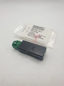 Volkswagen Seat Skoda Genuine MIB2 App USB Port Connector 5Q0035726E New OEM - Foto 1 di 8