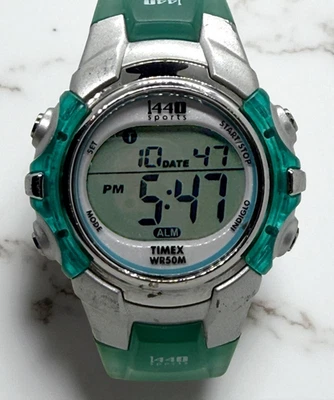 Reloj deportivo digital TIMEX 1440 deportivo azul azulado y plateado para dama Foto 1 de 4