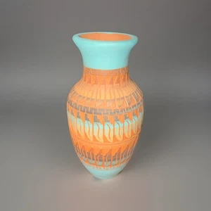 Handmade Signed Navajo Pottery Vase Signed Native American Southwest 6 - Picture 1 of 3