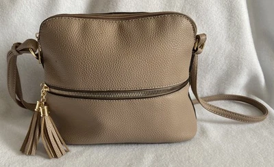 👜Taupe Crossbody Bag with Tassels & Multiple Pockets Unbranded Fashion Purse - Image 1 of 4