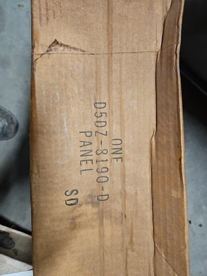 CARCASA/PANEL FARO LH FORD D5DZ-8190-D NUEVO DE STOCK PARA GRANADA 1975 Foto 1 de 4