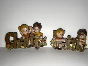 Set di 2 targhe da parete Burwood Homco 1982 fede e carità decorazione artistica - usate in ottime condizioni - Foto 1 di 7