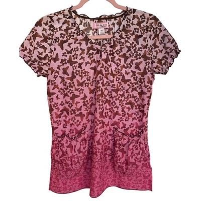 Blusa Médica Koi de Kathy Peterson Rosa/Púrpura Ombré Talla XS Mariposas Manga Corta Foto 1 de 4