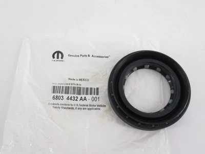 Sello de eje de transmisión genuino OEM Mopar Dodge Ram 68034432AA 4500 5500 diésel Foto 1 de 4