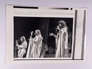 ABBA Photo On Stage Original Black And White Press Promotion February 1977 - Picture 1 of 12