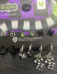 Beetlejuice, Sandworm Earring Set initial M charm Cool New - Picture 1 of 2