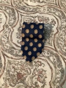 men’s Geometric Neck tie by GUESS 100% imported Silk  - Picture 1 of 3