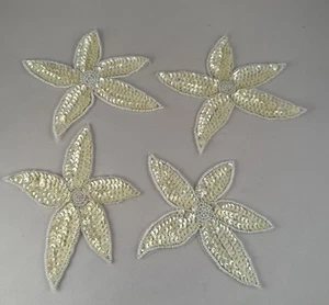 Juego de 4 apliques con cuentas de lentejuelas opalescentes marfil blanco NUEVO 5" vintage - Imagen 1 de 10