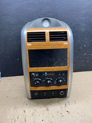 Chrysler Aspen 2007-2009 calor clima control temperatura radio bisel U5393 DG Foto 1 de 4