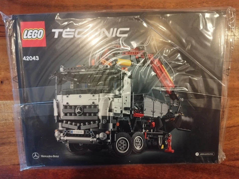 LEGO NEU Bauanleitung Technic  42043 Mercedes Benz Arocs NEU Ungelesen  - Bild 1 von 1