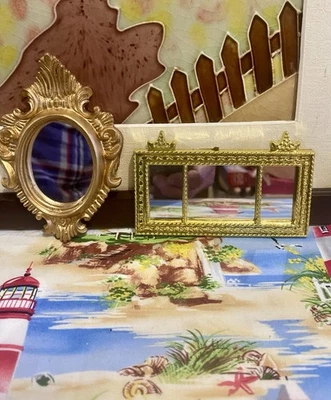 LOTE DE 2 ESPEJOS PARA CASA DE MUÑECAS 1:12 ORNAMENTADOS 'ORO' Casa de muñecas LOUNGE Dormitorio o Biblioteca Foto 1 de 4