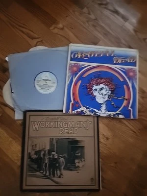 3 Grateful Dead Albums And 1 Free - Image 1 of 4