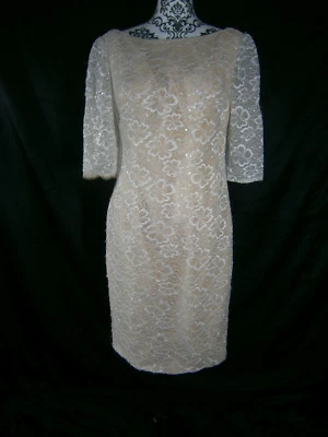 Vestido de novia corto Kathy Ireland 2 Be 12 marfil encaje forro desnudo mangas en el codo Foto 1 de 4