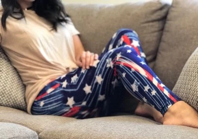 全新带标签 Buttery Soft Marvel Captain America 紧身裤 均码 S M L 旗子 美国蓝色 OS — 第 1/3 张图片