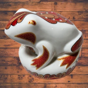 Vtg Sachet Diffuser Elizabeth Arden Frog Pomander Red White For Talcum or Scents - Picture 1 of 6