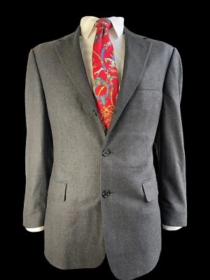 BROOKS BROTHERS, TRAJE DE FRANELA DE LANA CARBÓN CON VENTANAS DORADAS, TALLA 42R Foto 1 de 4