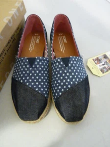 Tom's Classic marineblau Denim Stars Seilsohle mit roten Nähten Damen Gr. 8 38 Neu im Karton - Bild 1 von 8