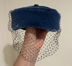 Vintage Women's Blue Velvet Two Tone Box Pillbox Hat with black Veil Fashion - Picture 1 of 6