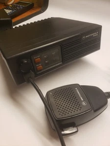 Motorola Radius Two Way Radio VHF 146-174 Mhz 45 W w/Mic - Picture 1 of 5