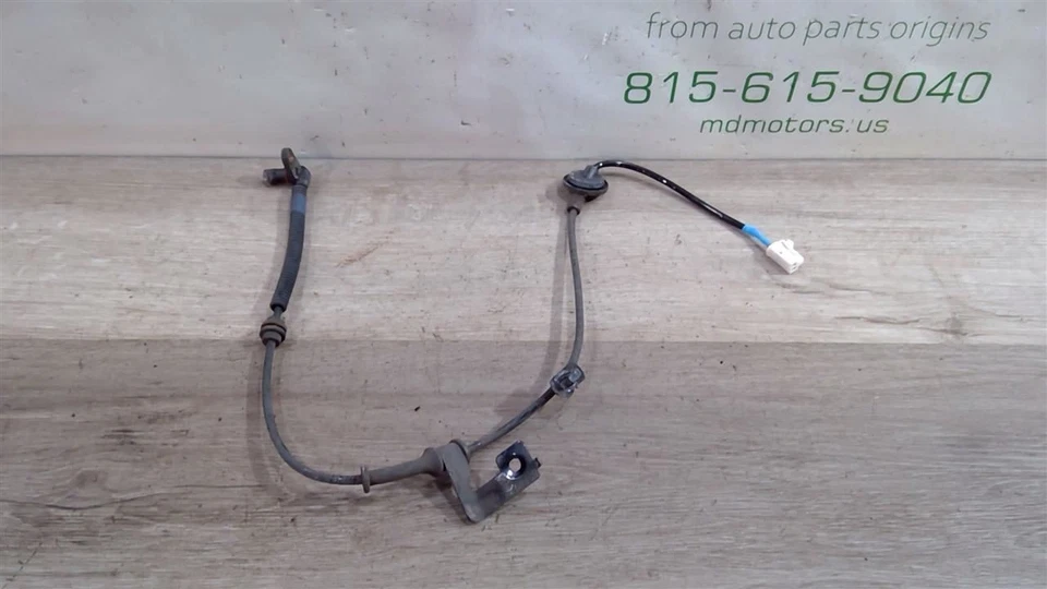 Sensor de velocidad ABS trasero izquierdo Hyundai Accent 2015-2017 OEM 95680-1R100 Foto 1 de 4