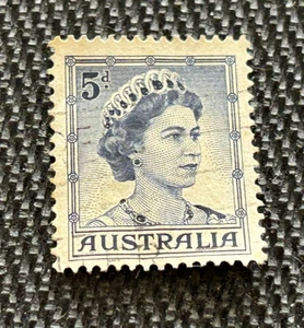 Vintage Queen Elizabeth ll 5C Stamp Blue  Australia Stamp - Picture 1 of 2