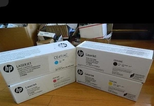 SET ORIGINALE 4 HP TONER CE410X CE411A CE412A CE413A HP 300 mfp 400 305A NUOVO 305X - Foto 1 di 2