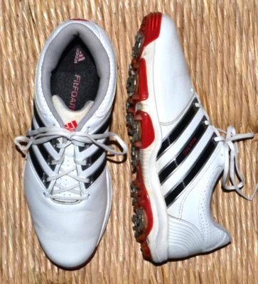 Tênis de golfe Adidas masculino couro fit espuma preto~branco e vermelho tamanho. 9 M - Imagem 1 de 4
