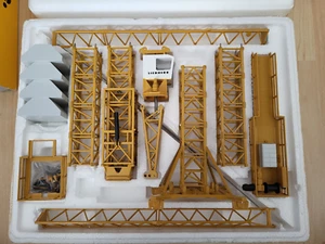 Liebherr EC-H Kran Oberdrehkran Kletterkran Hochbaukran Kran Conrad 1:87 OVP - Bild 1 von 3