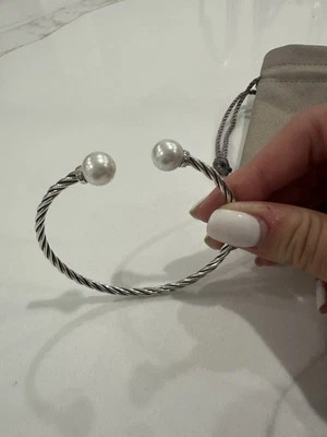 David Yurman Solari 手镯 带钻石和珍珠-Est。 零售 $1300 - DY POUCH — 第 1/4 张图片