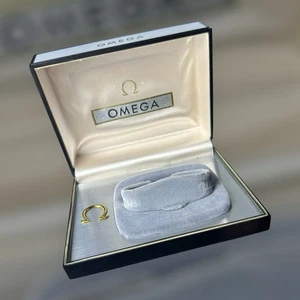 OMEGA Vintage 1960s 1970s Watch Box For Ladies Wrist Watch - Picture 1 of 6