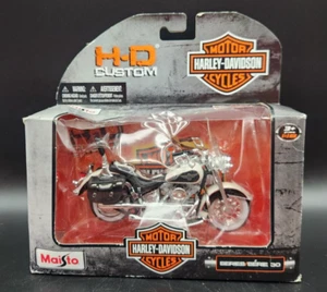 Maisto Harley Davidson 1993 FLSTN Heritage Softail Diecast Model 1:18 Series 30 - Picture 1 of 10
