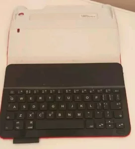 Logitech Ultrathin Keyboard Folio Case iPad Mini RED - Picture 1 of 3