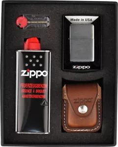 Zippo Geschenkset mit Feuerzeug und Ledertasche Braun/Clip - Bild 1 von 3