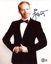 JESSE TYLER FERGUSON SIGNED AUTOGRAPHED 8x10 PHOTO MODERN FAMILY BECKETT BAS