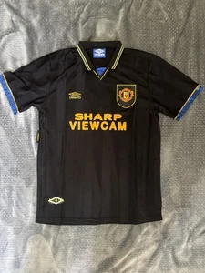 CANTONA 7 umbro RETRO Manchester United 93/94 Third Men Jersey -Size L (fits M) - Picture 1 of 14
