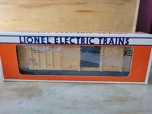 Lionel #6-17223 O Scale Milwaukee Road Double-Door Box Car NEW IN BOX - Picture 1 of 4