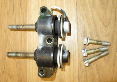 40 50 hp OMC Johnson Evinrude Soporte de amortiguador de goma superior con herrajes 0315488 Foto 1 de 4