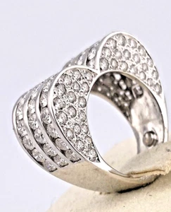 18k White Gold Heart Shaped Diamond Ring - Picture 1 of 6