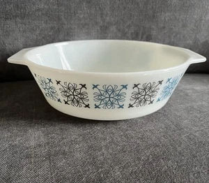 💜 Vintage Pyrex JAJ Milk Glass Chelsea Snowflake Blue Casserole Dish - Picture 1 of 6