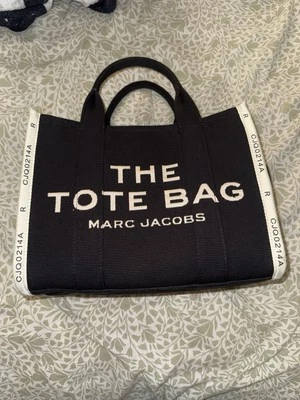 Bolsa tote de algodão preta autêntica nova com etiquetas Marc Jacobs The Jacquard logotipo médio com zíper - Imagem 1 de 4