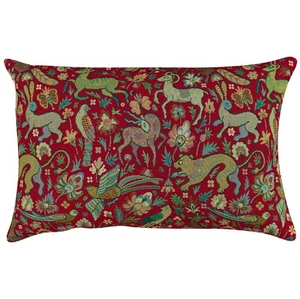 Cojín rectangular rojo XL tapiz de animales míticos. Diseño estilo Morris. 23x15" - Imagen 1 de 2