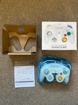 BRAND NEW NINTENDO Official Boxed Nintendo GameCube Controller WHITE RARE - Image 1 of 4
