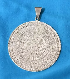 Ciondolo calendario azteco argento sterling TAXCO 925 ~ 2 1/4 DIAMETRO 29 grammi NUOVO - Foto 1 di 3
