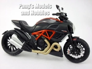 2011 Ducati Diavel Carbon 1/12 Scale Diecast Model Motorcycle by Maisto - Picture 1 of 12