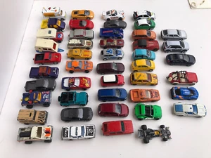 Lot de 46 Majorette environ 1/60 Citroën,Renault,Porsche,Ferrari,BMW,VW,Datsun - Foto 1 di 24