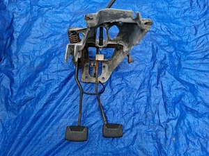 Pedal embrague Ford F-250 1990 - Imagen 1 de 24