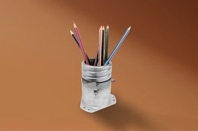 Dappr Pen Pot Using A Boeing 747 Screw Jack Threaded Pipe Aviation Upcycle - Image 1 of 4