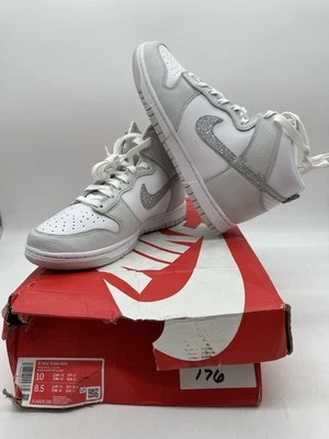Zapatillas blancas DMG Box Nike Dunk High 'Silver Glitter Swoosh', Wmn 10 FJ4578-100 Foto 1 de 4