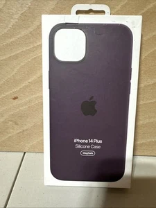 Apple Silikon Case mit MagSafe für iPhone 14 Plus - HOLUNDERBEERE NEU - Bild 1 von 7